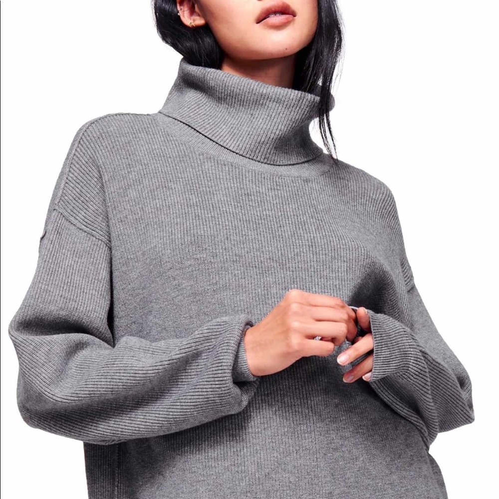 Softly structured knit tunic